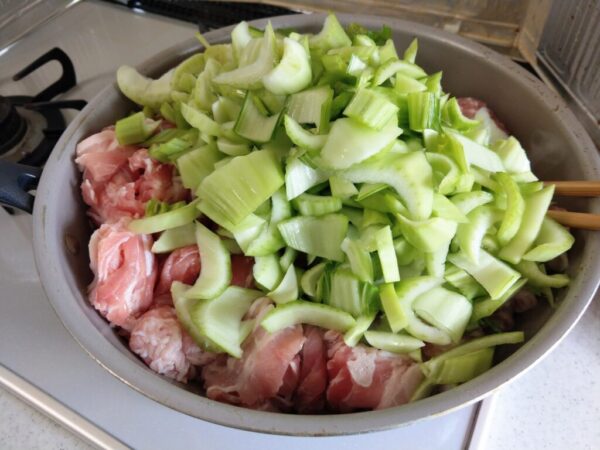 【筋肉弁当レシピ】豚バラとチンゲン菜のにんにく炒め